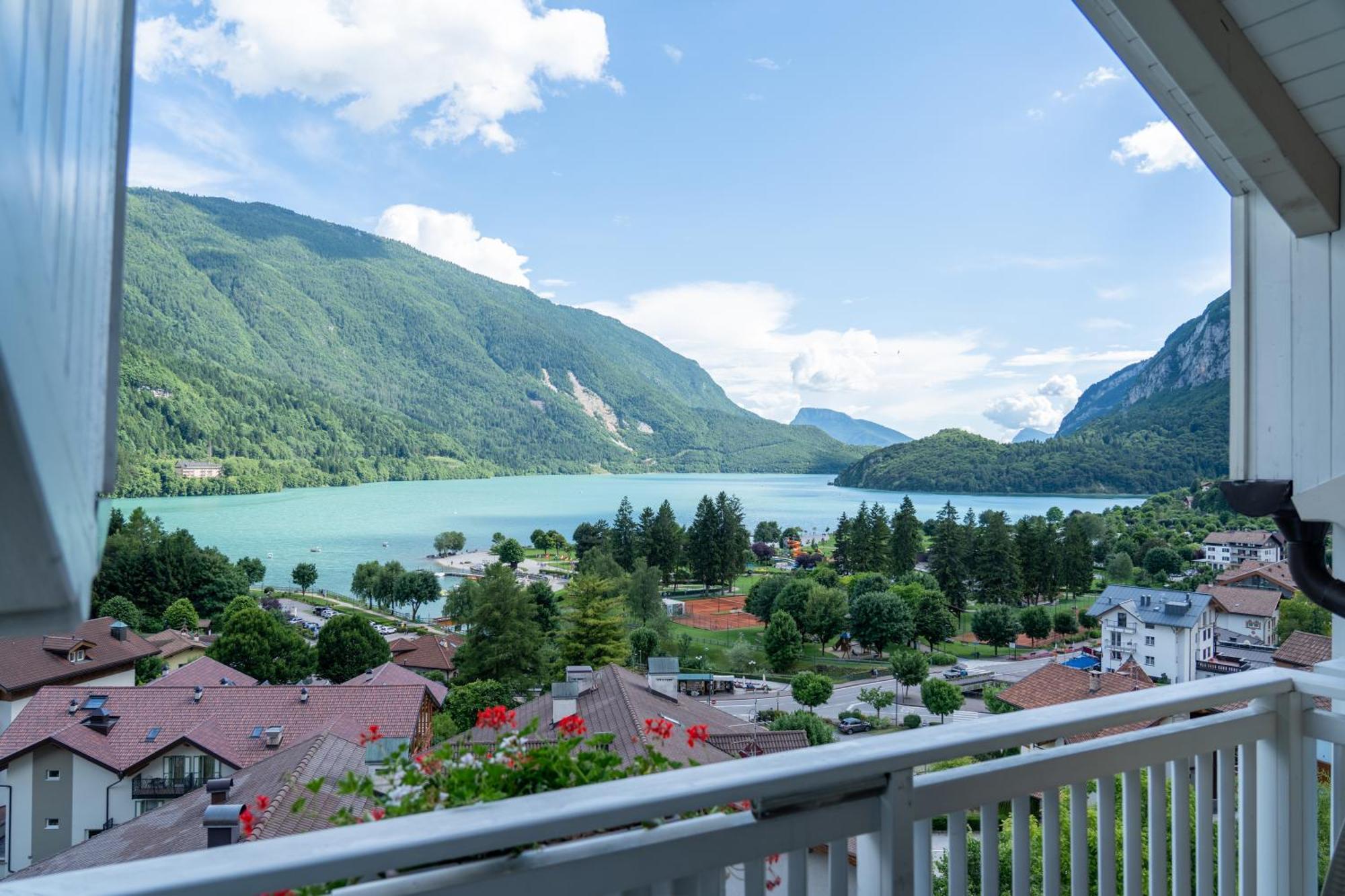 Hotel Europa Molveno Exterior photo