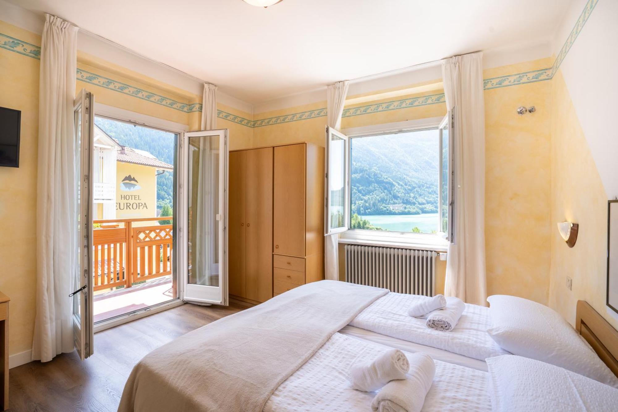 Hotel Europa Molveno Exterior photo