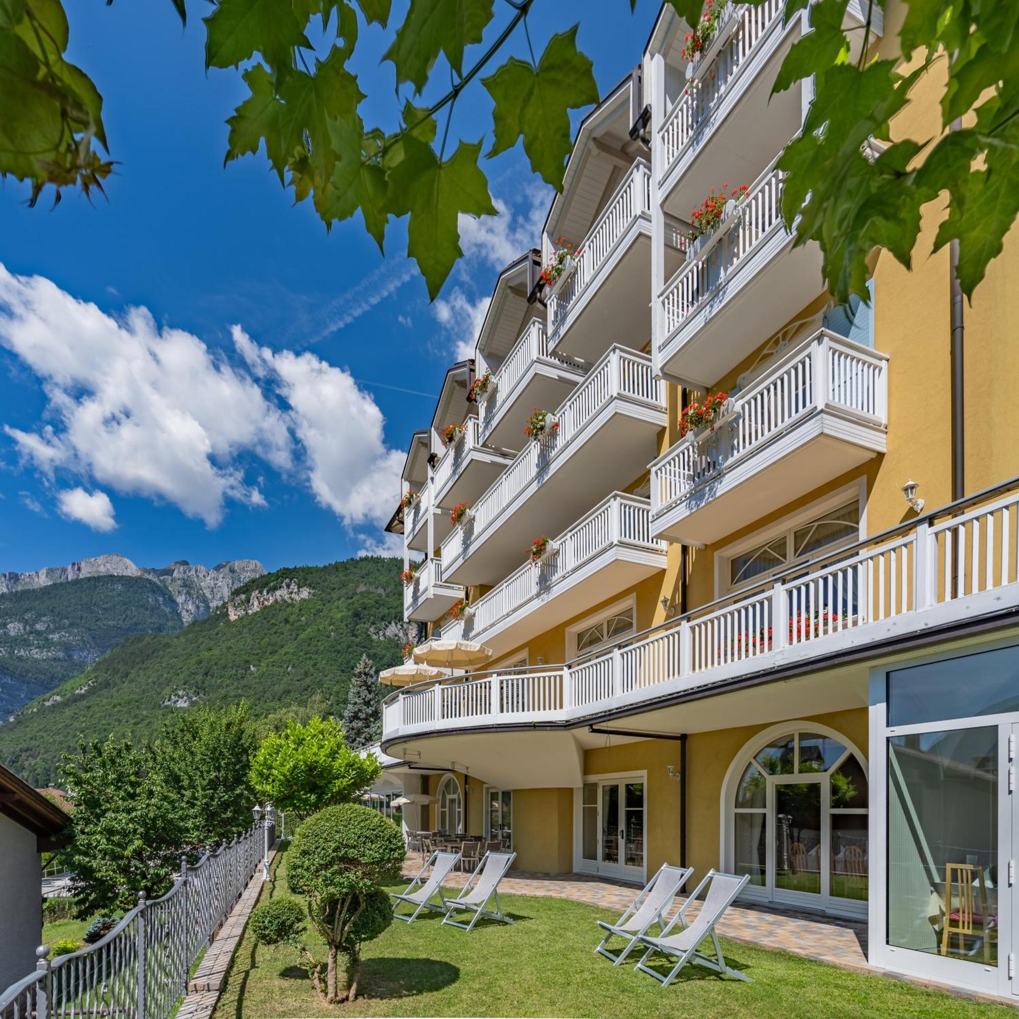 Hotel Europa Molveno Exterior photo